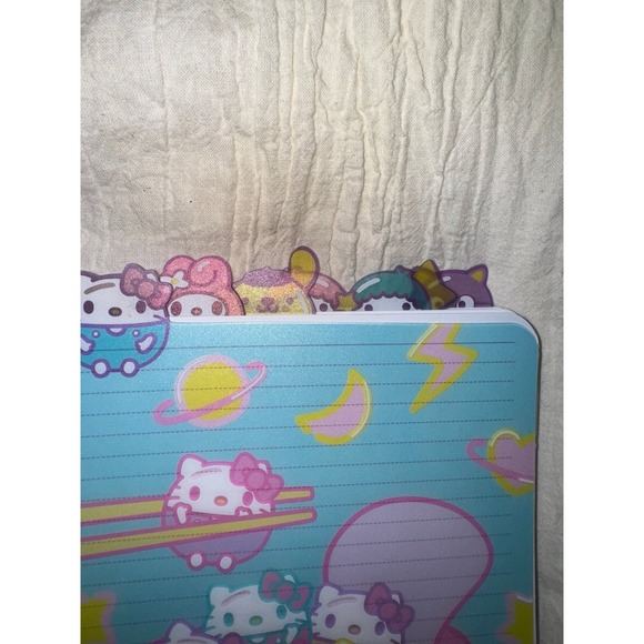 Hello Kitty - Picture 2 of 8